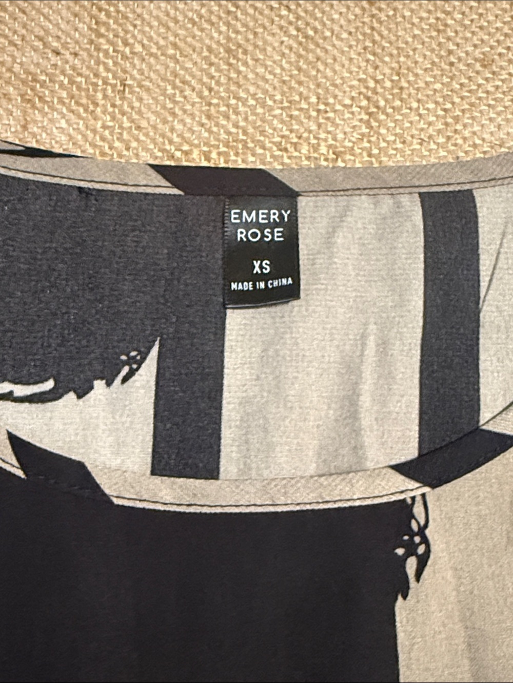 Short Sleeve Graphic Dot & Stripe Tee in Beige/Black - Picture 4 of 4